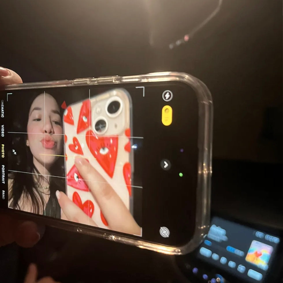 Case Corazones Rojos