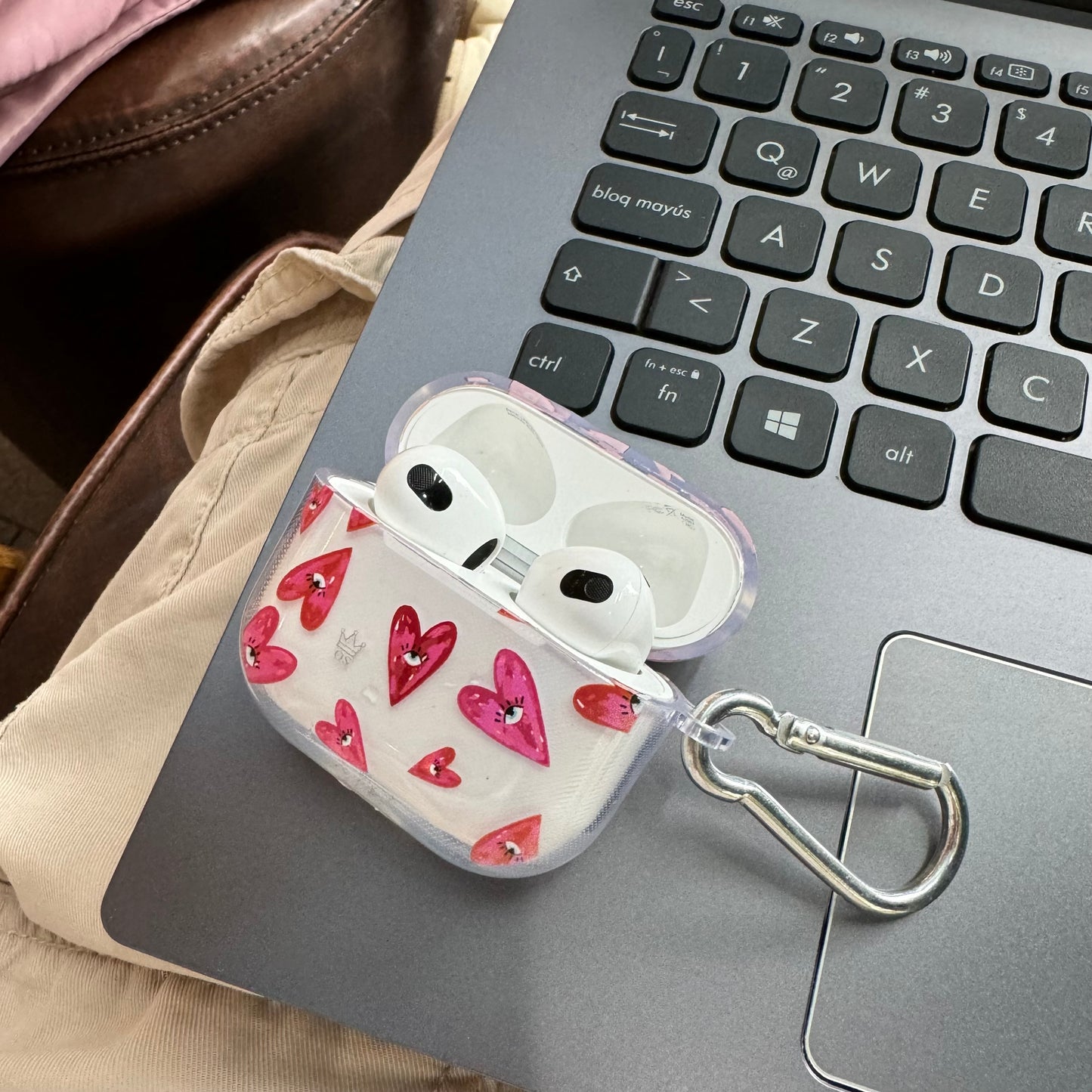 AirPods Cases Corazones Rojos