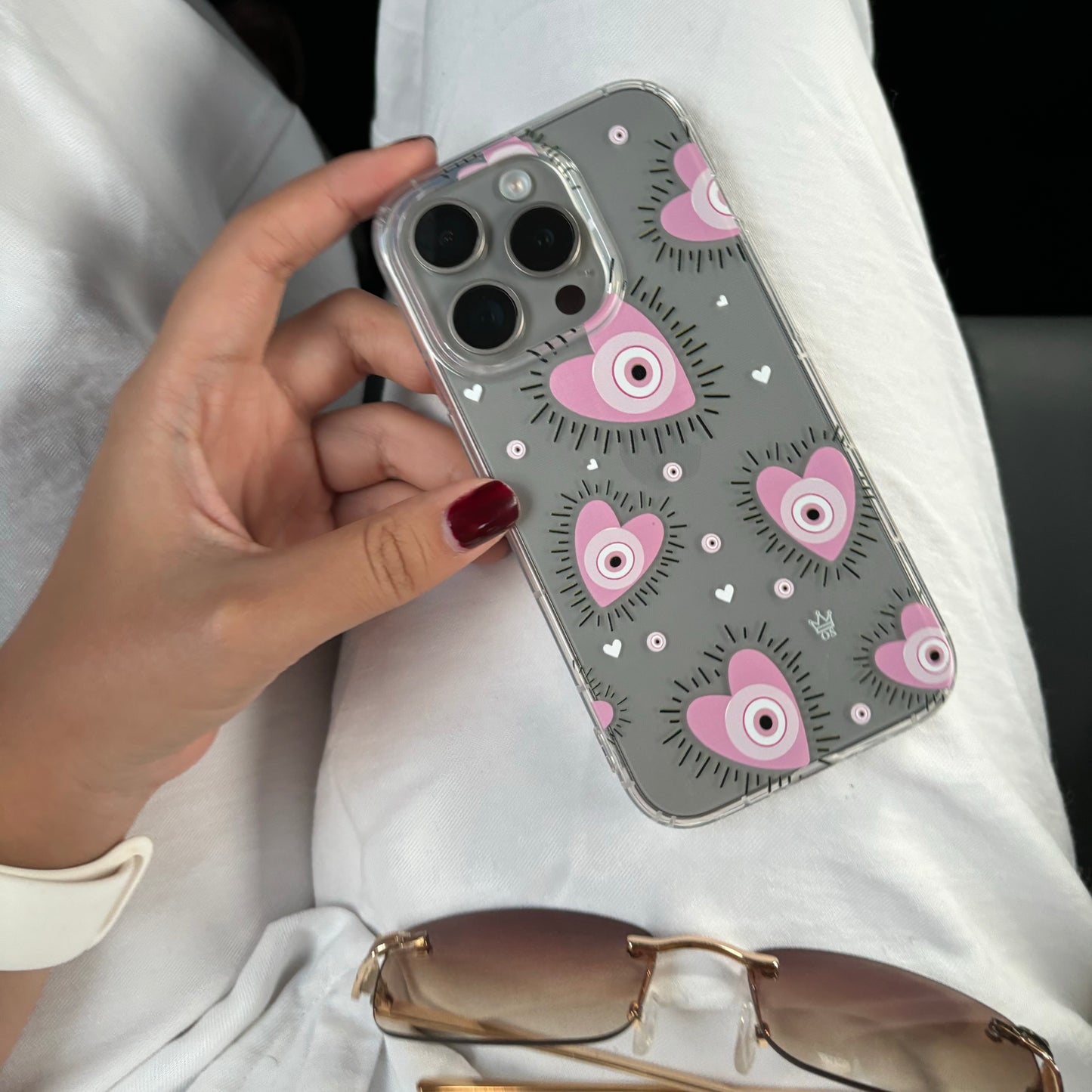 Case Corazones Rosados Eye
